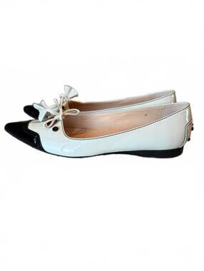 Tod's Vintage Black & Cream Patent Leather Pointed Cap Toe Flat Size 8